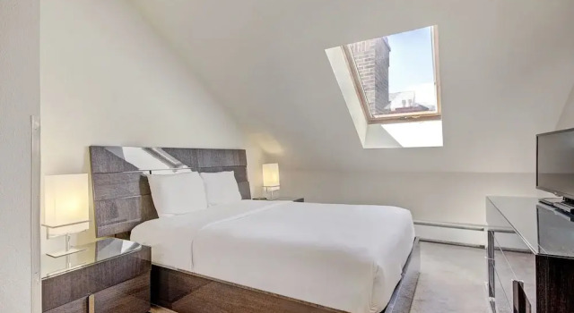 Luminous 2br 2ba - Upscale + Steps To Snowy Fun + Main St 2 Bedroom Condo by RedAwning