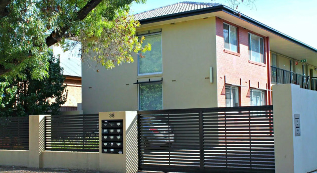 Adelaide Dresscircle Apartments Childers Street