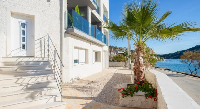 Вилла Deluxe Beachfront Luxury Villa