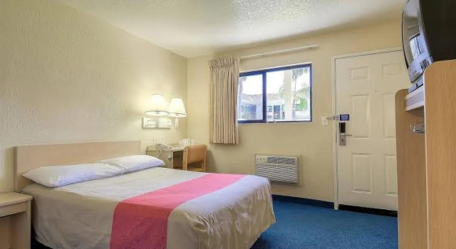 Motel 6 Anaheim Stadium - Orange