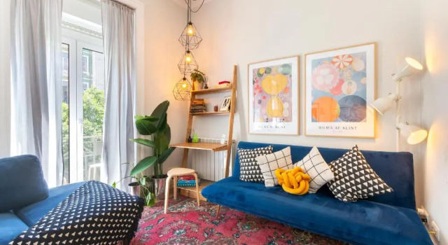 Bright City Center, 10m from subway, 6 rooms, up to 20 PPL