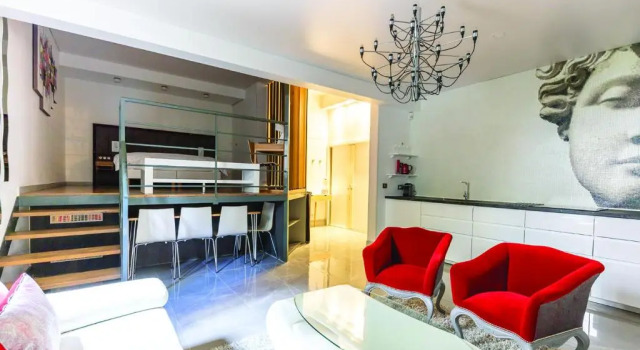 MARAIS - Elegant Flat in Old Paris, Забронировать Отель 3-й округ: Маре Париж, рядом с Станция метро Rambuteau