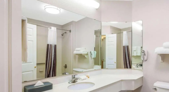 Люкс La Quinta Inn & Suites by Wyndham Fremont Silicon Valley