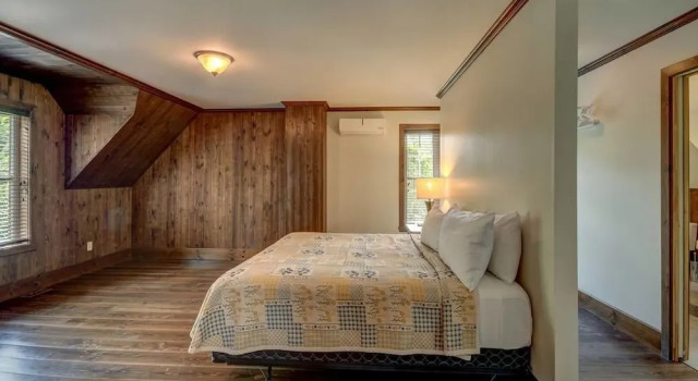 Chalet Phoenix, Buchen Sie Chalet Hotels in Québec mit Parkplatz, Parkplätze