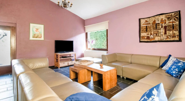 Spacious Holiday Home in Malmedy near Nature Parc High Venn, Rezervovat Rekreační dům Hotely v Lutych s parkováním, Parkování