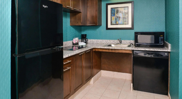 Двухместный люкс Hampton Inn & Suites Newport News-Airport - Oyster Point Area