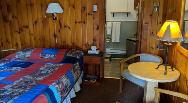 Pine Tree Motel & Cabins, Varaa Motelli Chestertown Adirondack Mountains