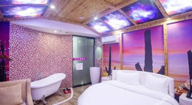 Люкс 38.6° Theme Hotel