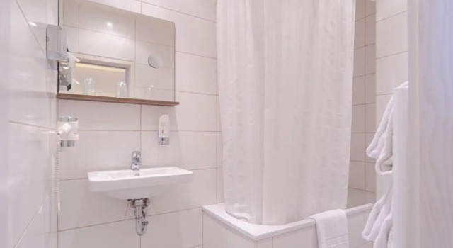 Трёхместный номер Standard Garden Hotel