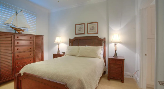10 Waterfront Drive #212 by Hodnett Cooper, Buchen Sie Hotel St. Simons Island Georgia