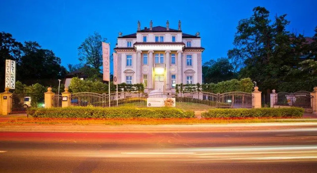 Полулюкс Platinum Palace Boutique Hotel & SPA