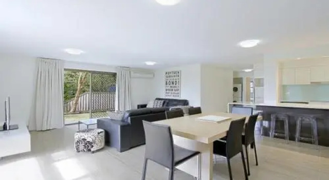 1/56 Lawson Street@Clarkes Beach
