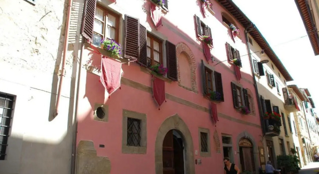 LA FINESTRA SUL BORGO Dimora Storica, Buchen Sie Hotel Laterina Valdarno