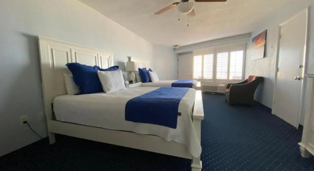 Четырёхместный номер Standard с видом на океан Coral Sands Inn