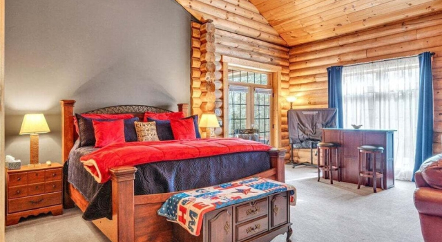 Liberty Pines - Lakefront Log Home, Swim Spa & Game Room, Réserver Complexe hôtelier Moneta Virginie