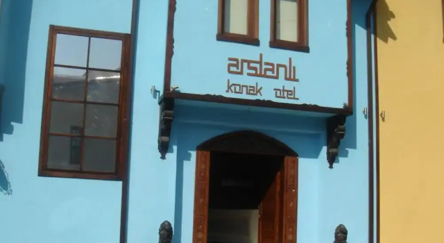 Arslanli Konak Hotel, Забронировать Отель Отели Эскишехир с парковкой, рядом с Мечеть Куршунлу, Парковка