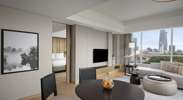 Двухместный люкс Executive New World Saigon Hotel