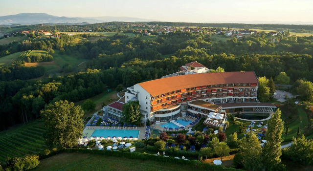 Hotel & Spa Der Steirerhof, Reserva ahora Resort Hoteles en East Styria con aparcamiento, Aparcamiento