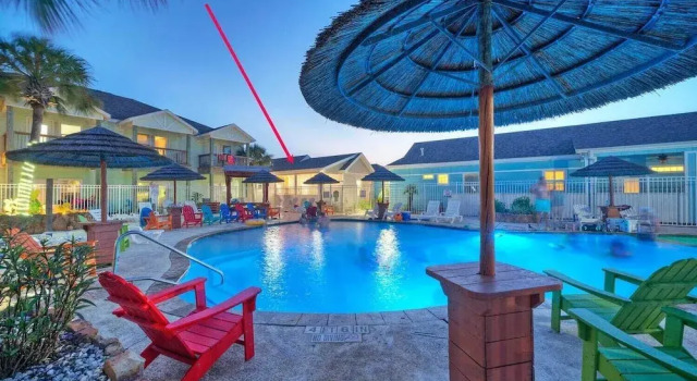 Shared Pool & Playground 2blocks to Town/eateries Pirate's Lair by Avantstay