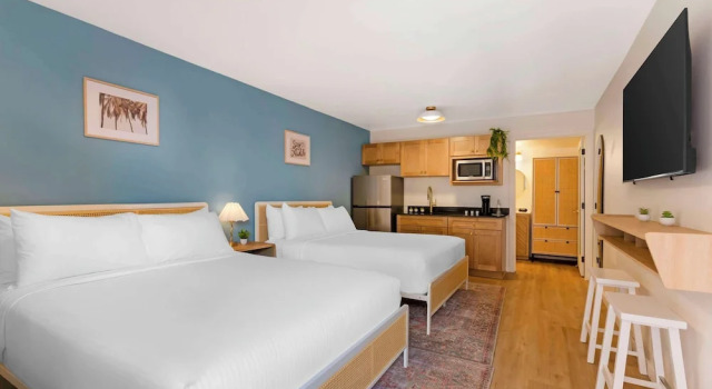 Четырёхместный номер Standard The Kennedy Tucson, SureStay Collection by Best Western