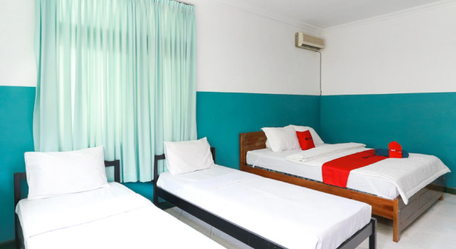 Habitación familiar Estándar RedDoorz Syariah near Alun Alun Magelang Bayeman