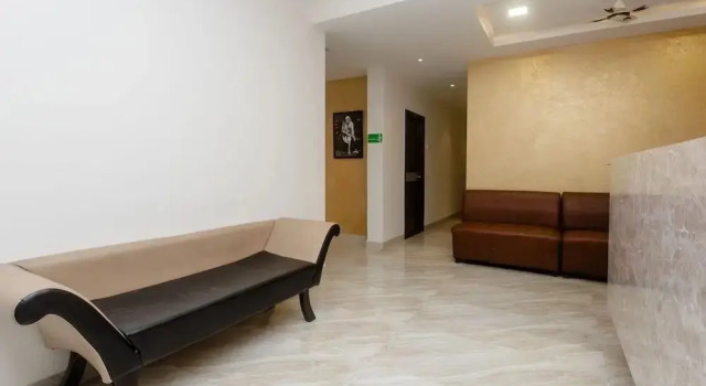 Everest Inn by OYO Rooms