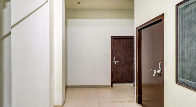OYO 66434 Hotel Dhruv Inn
