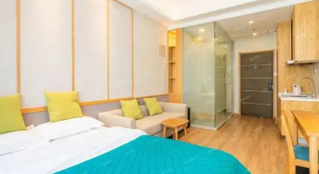 Люкс Deluxe Bairui Hotel (Qingdao World Expo City Branch)