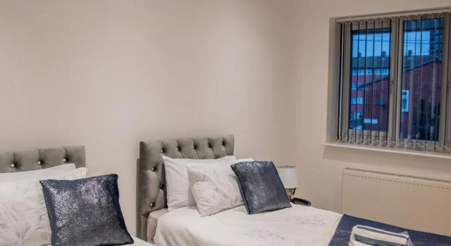 Коттедж BV Comfy Spacious 3 Bedroom House At Tatton Street Manchester