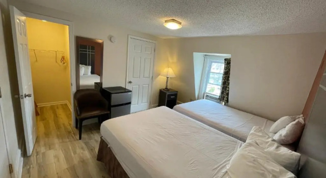 Четырёхместный номер Standard Wildwood Inn