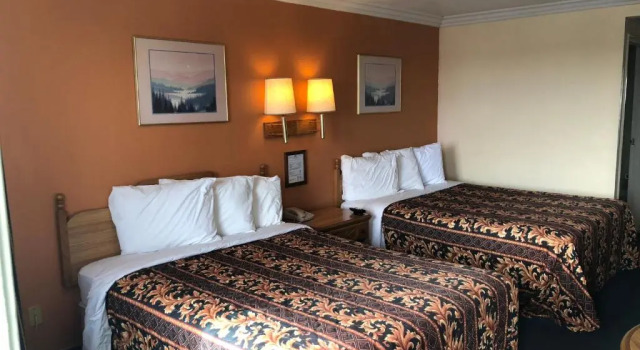 Четырёхместный номер Standard Aerospace Inn