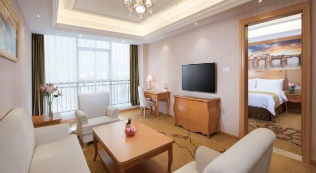 Люкс Deluxe Vienna Hotel Guangdong Heyuan Heping