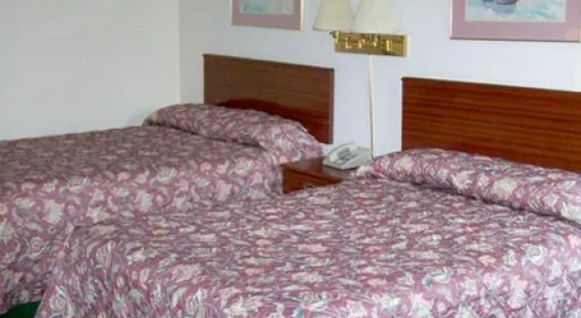 Четырёхместный номер Standard Harbor Inn