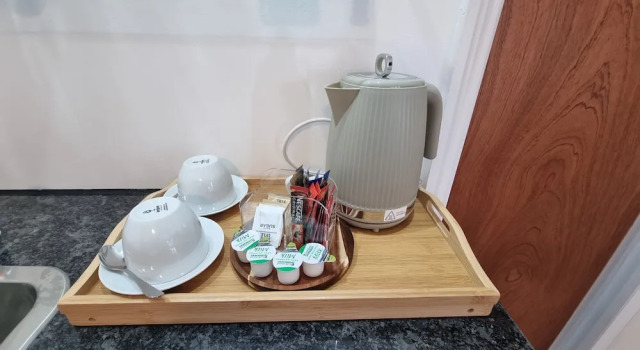 St Albans Stylish Suite With Kitchenette, Varaa Huoneisto Asunnot kohteessa Merseyside, Huoneisto
