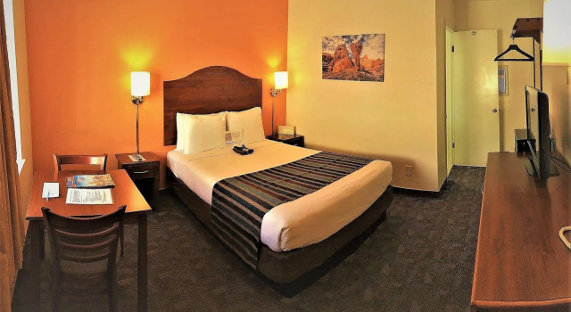 Adventure Inn Moab, Забронировать Мотель Отели Моав с бассейном, рядом с Дорога "Харрей Пасс", Бассейн