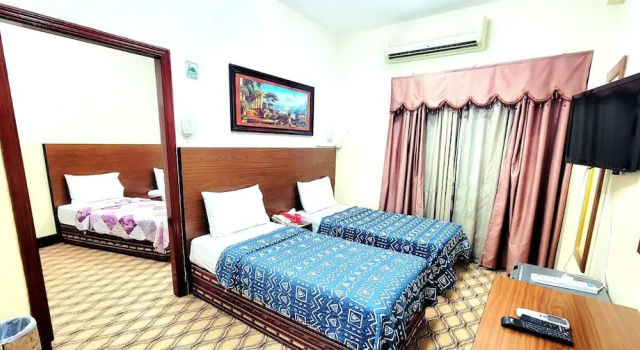 Четырёхместный номер Deluxe с балконом Al Arraf Hotel