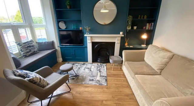 Апартаменты Luxurious 3 Bedroom House with Permit Parking