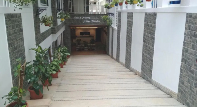 White Castle  (Boutique Apartment Hotel), Rezerwuj Apartament Hotele w Bangalore z parkingiem, Parking