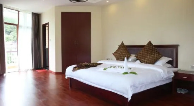 Люкс Deluxe Zhangjiajie Xinyu Grand Hotel (Zhangjiajie National Forest Park Branch)