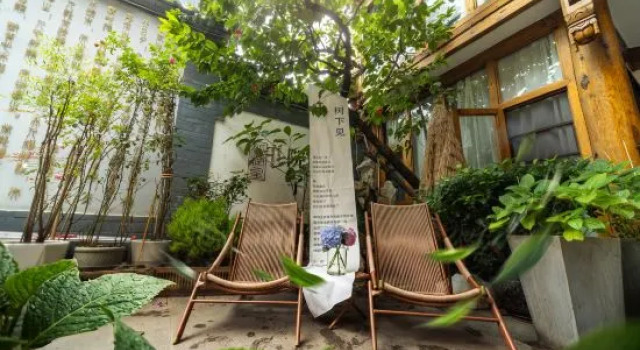 Pomegranate Homestay, Забронировать Отель Отели Лицзян с парковкой, рядом с Улица Сквер-стрит Древнего города Даянь, Парковка