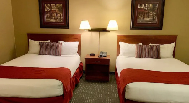 Четырёхместный номер Deluxe Altona Hotel