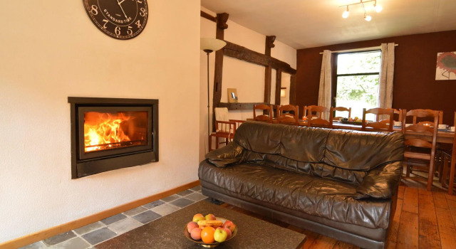 Teuven Farmhouse for 24 Guests, Buchen Sie Ferienhaus Teuven Limburg