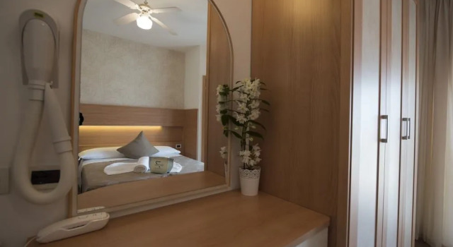 Hotel Seven