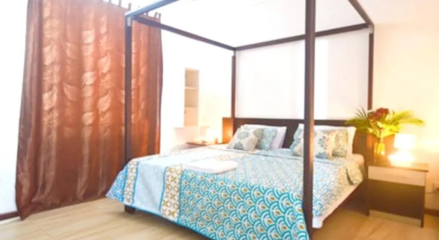 2 bedrooms appartement with shared pool enclosed garden and wifi at Pereybere 1 km away from the beach