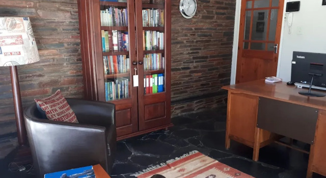 Cornerstone B&B, Book Bed and Breakfast Billige hoteller i Kroonstad