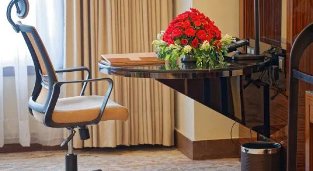 Номер Executive Royal Swiss Lahore
