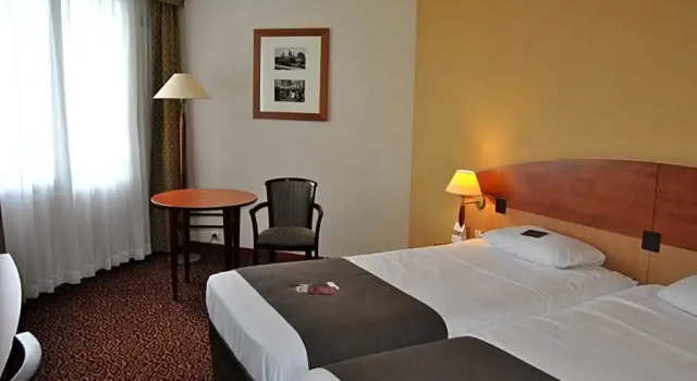 Двухместный номер Standard Mercure Saint Etienne Parc de LEurope