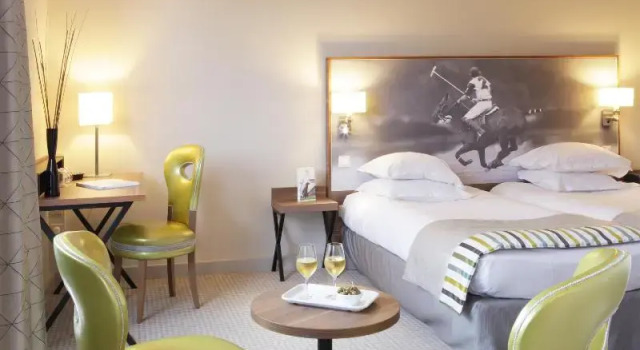 Двухместный номер Standard с балконом Best Western Plus Hotel Du Parc Chantilly