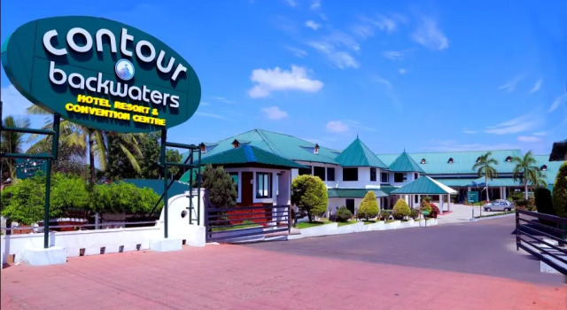 Люкс Contour Backwaters Hotel Resort & Convention Centre