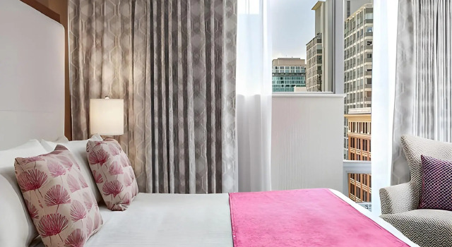 Auberge Vancouver Hotel
